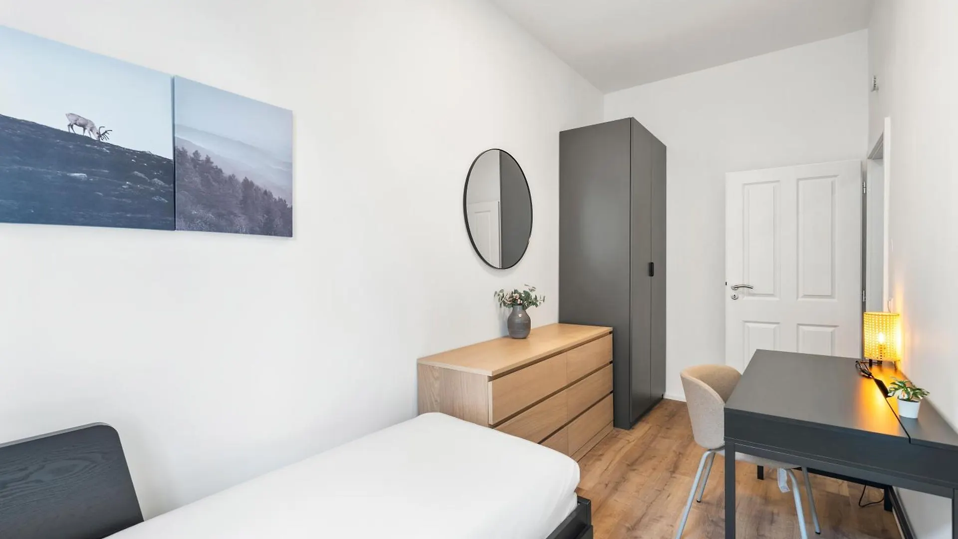 Bright And Quiet Apartments, Just 10 Minutes To U4, U6 And Schoenbrunn Palace Vienna