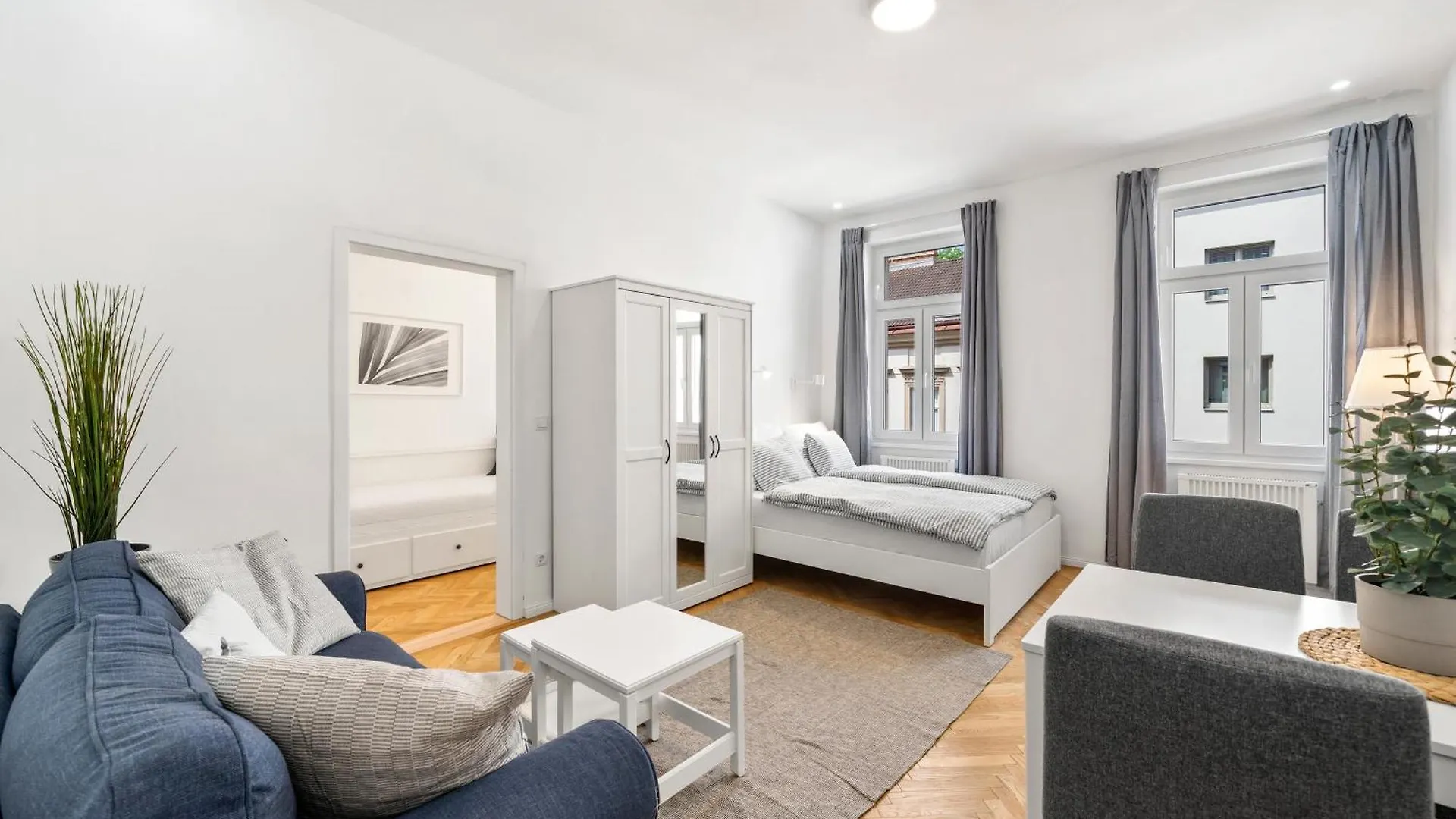 Bright And Quiet Apartments, Just 10 Minutes To U4, U6 And Schoenbrunn Palace Vienna