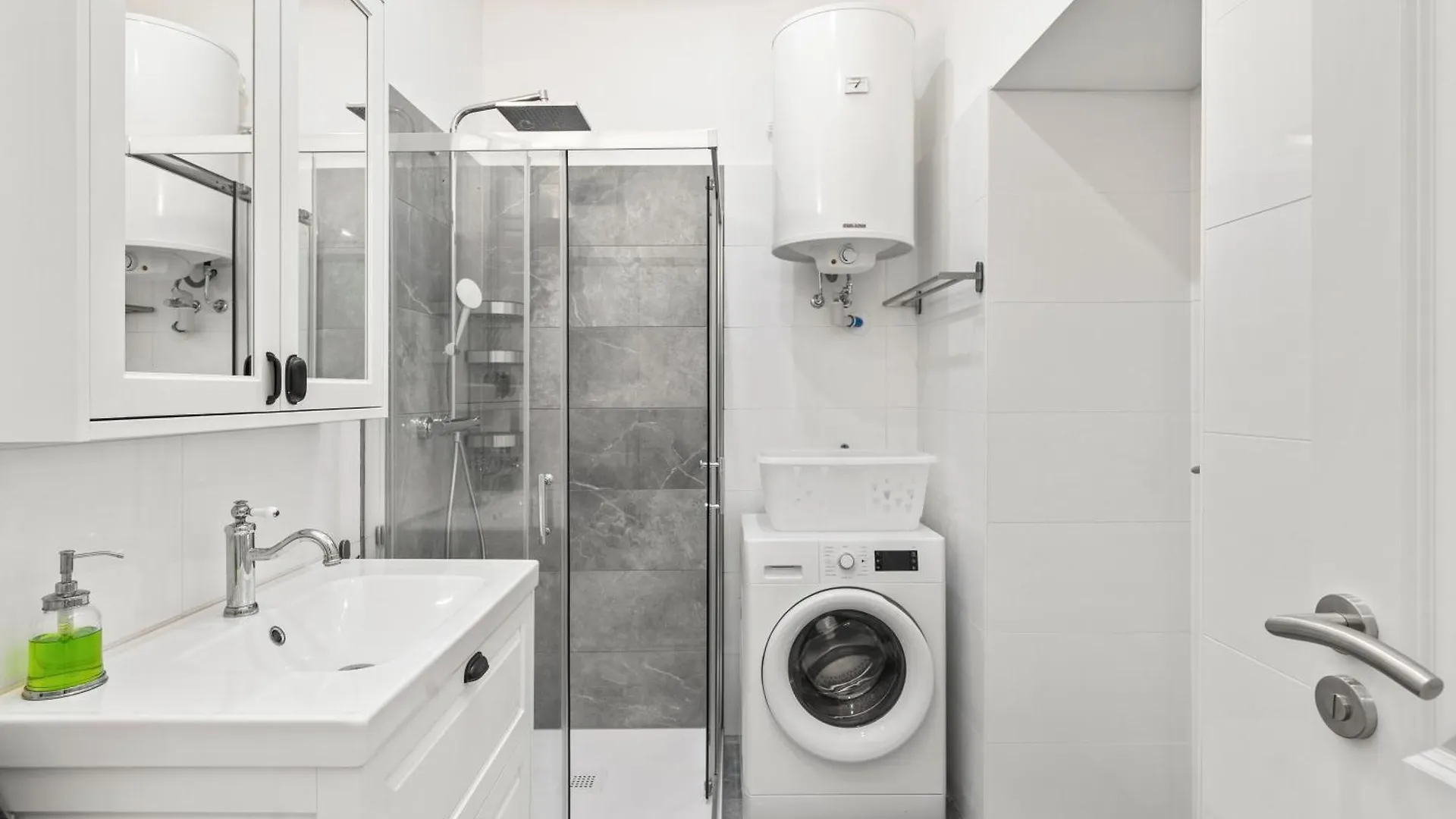 Bright And Quiet Apartments, Just 10 Minutes To U4, U6 And Schoenbrunn Palace Vienna 0*,